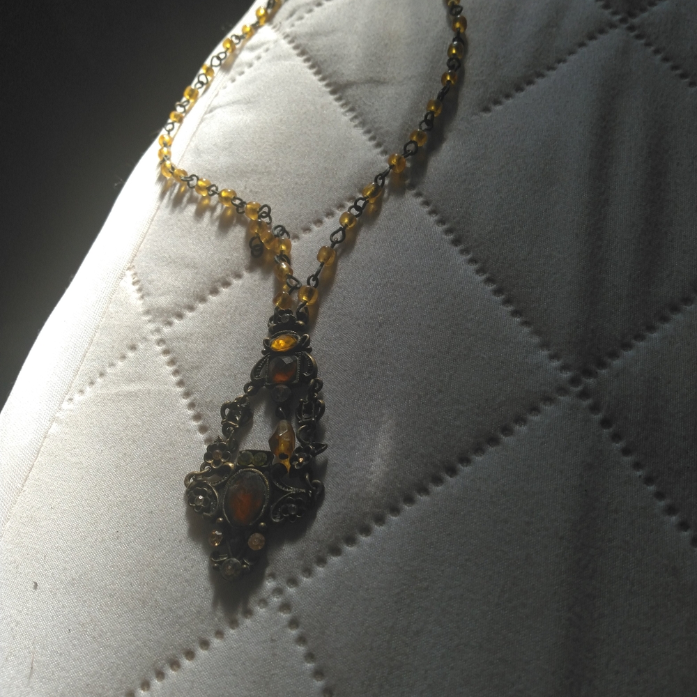 Elegant Gold and Brown Pendant Necklace